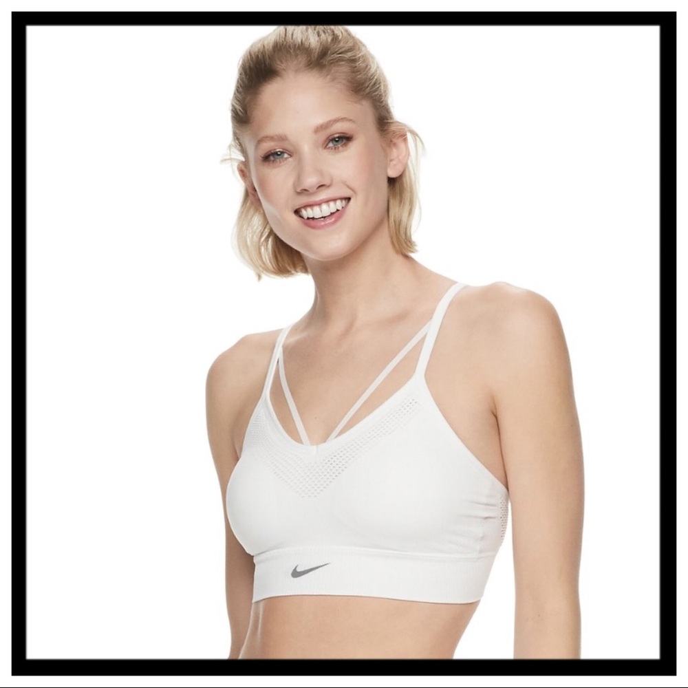 NWT Nike Seamless Light Impact Sports Bra